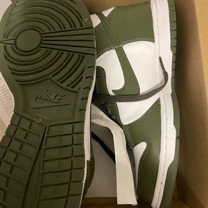 Pre-Owned Nike Dunk High (Size 7)